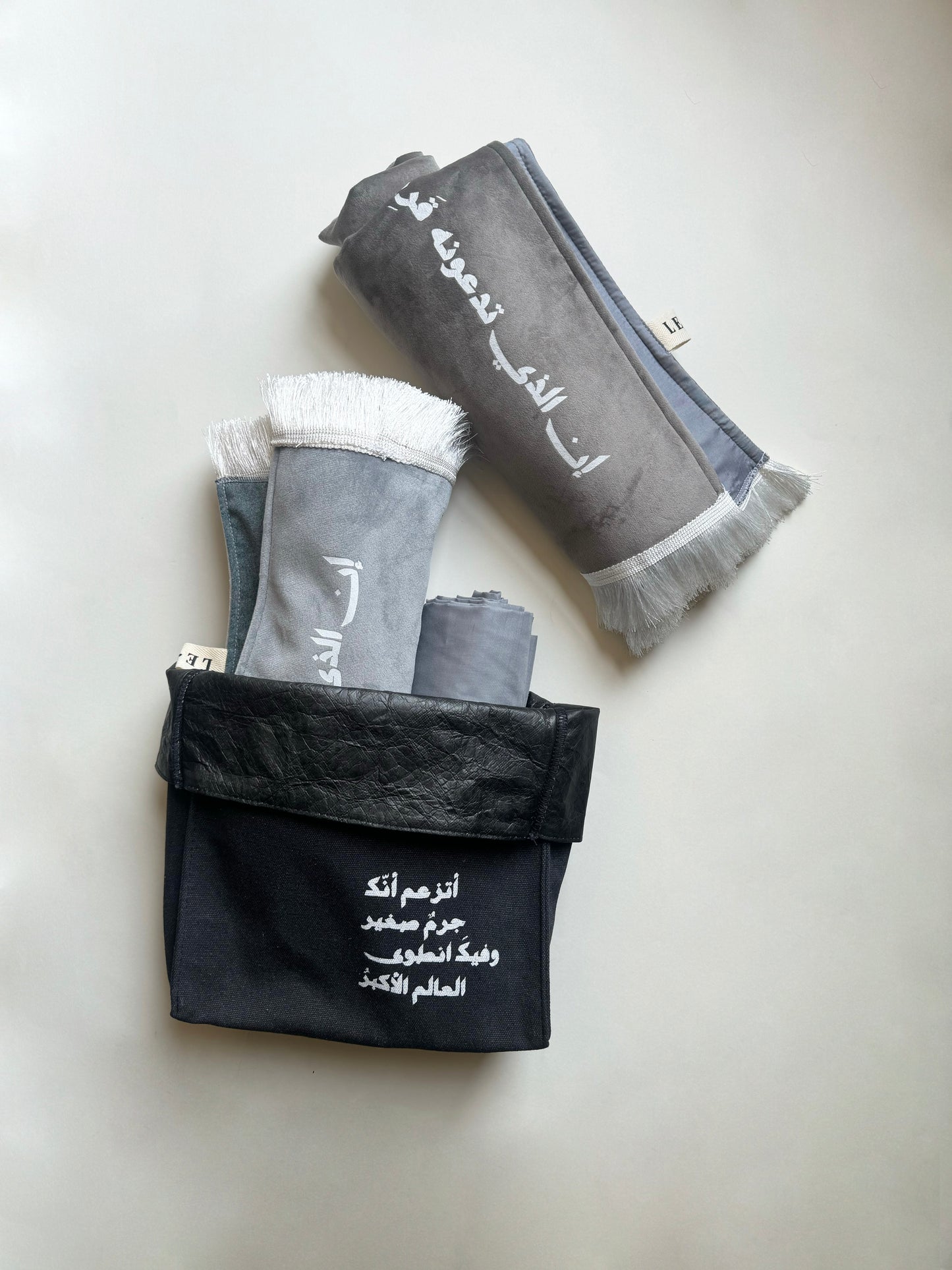 حقيبة أسود بترولي