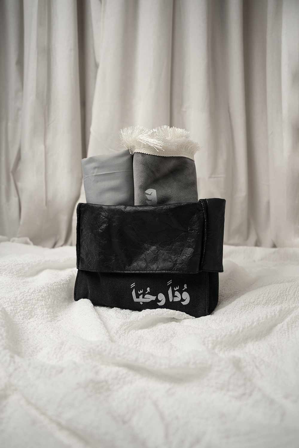 حقيبة أسود بترولي